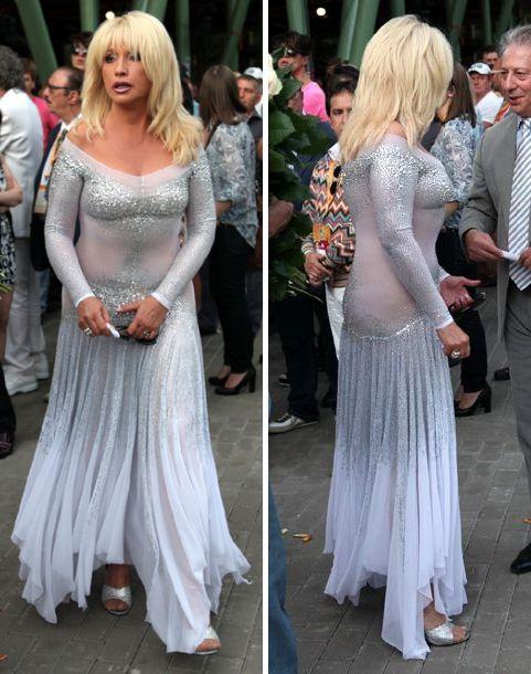 Звезды за 55, которые одеваются не по возрасту