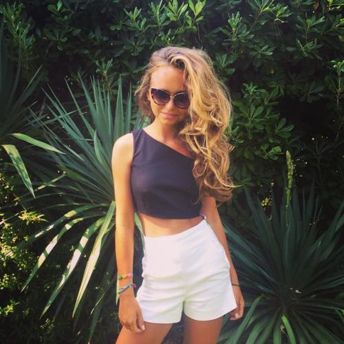 Самые красивые дочки звездных родителей