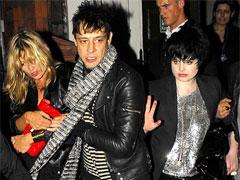 Кэйт Мосс и Келли Осборн "наклюкались" в ночном клубе