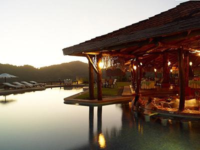 Топ-10 лучших баров, в которые можно заплыть