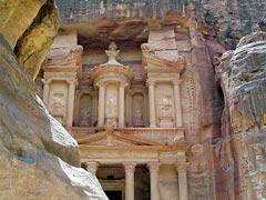 Восьмое чудо света высечено в скале