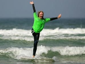 В Калифорнии соревновались безногие серфингисты