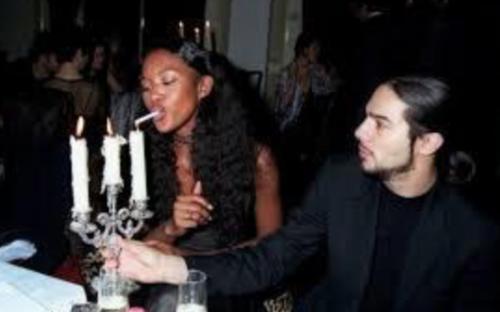 Знаменитые красавцы и красавицы, которым не везет в любви