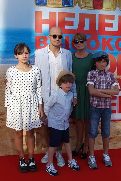 На «Неделе Высокого Юмора» шутили не по-детски