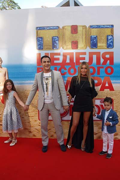 На «Неделе Высокого Юмора» шутили не по-детски