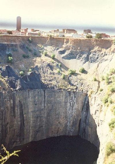 Самые большие дыры нашей планеты