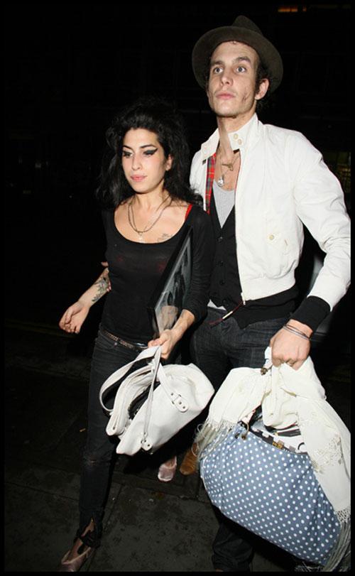 Эми Вайнхауз подралась с мужем