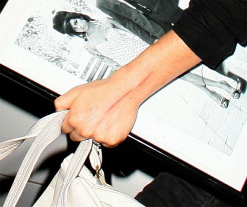 Эми Вайнхауз подралась с мужем