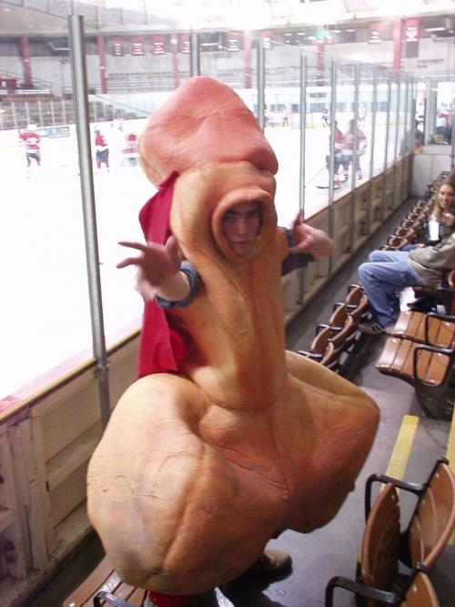 15 самых идиотских талисманов спортивных команд