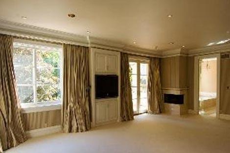 Шэрон Стоун продает дом за  миллионов