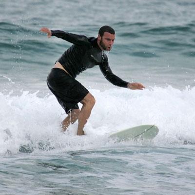 На гребне волны: звёзды-серфингисты