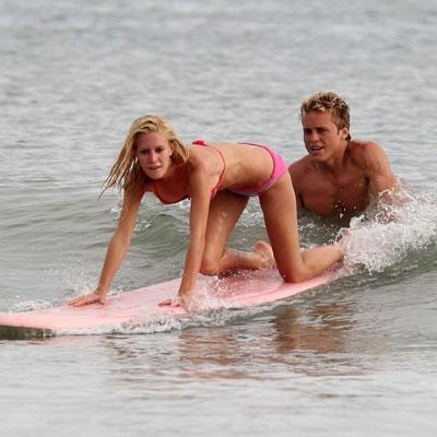 На гребне волны: звёзды-серфингисты