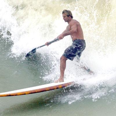 На гребне волны: звёзды-серфингисты