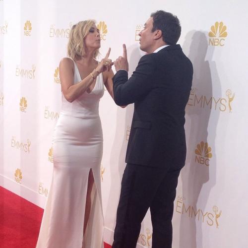 Фото с премии «Эмми» из-за кулис, опубликованные в Instagram