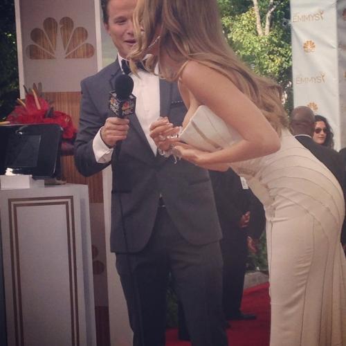 Фото с премии «Эмми» из-за кулис, опубликованные в Instagram