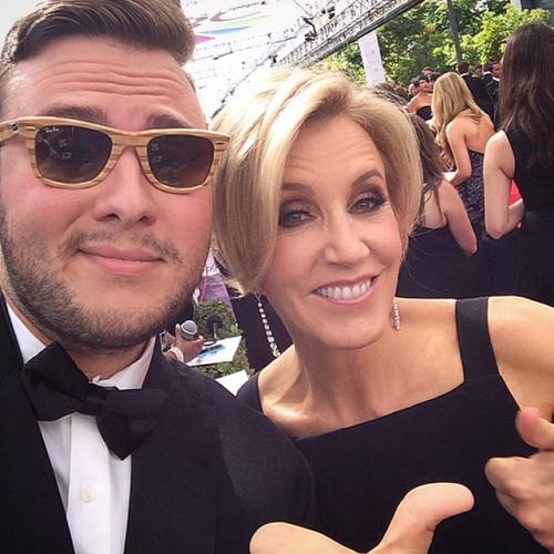 Фото с премии «Эмми» из-за кулис, опубликованные в Instagram