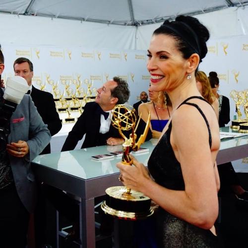 Фото с премии «Эмми» из-за кулис, опубликованные в Instagram