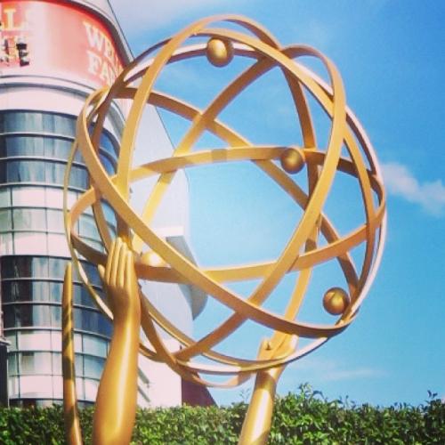 Фото с премии «Эмми» из-за кулис, опубликованные в Instagram