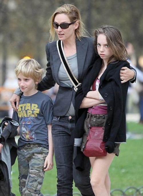 Знаменитые матери-одиночки: звезды, в одиночку воспитывающие детей