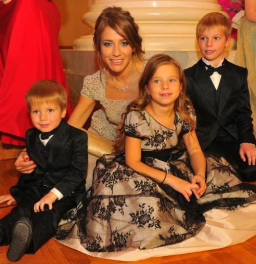 Знаменитые матери-одиночки: звезды, в одиночку воспитывающие детей