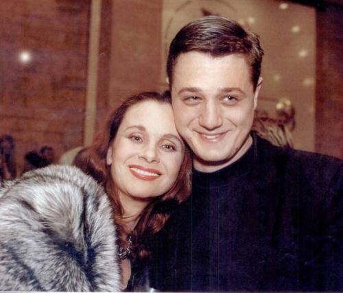 Знаменитые матери-одиночки: звезды, в одиночку воспитывающие детей