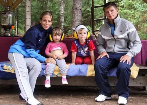 Знаменитые матери-одиночки: звезды, в одиночку воспитывающие детей