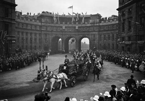 Фото британских королевских свадеб, ставших историей