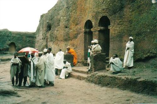 Церковь высеченная в камне