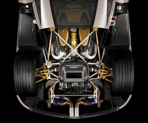 Pagani показал миру свой Huayra