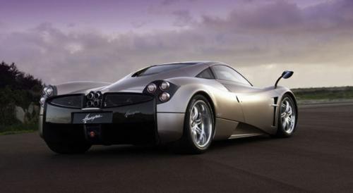 Pagani показал миру свой Huayra