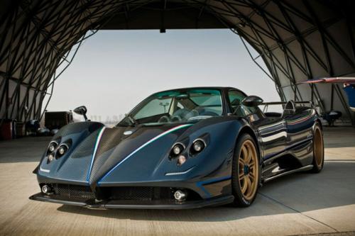 Pagani показал миру свой Huayra