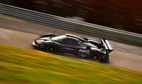 Pagani показал миру свой Huayra