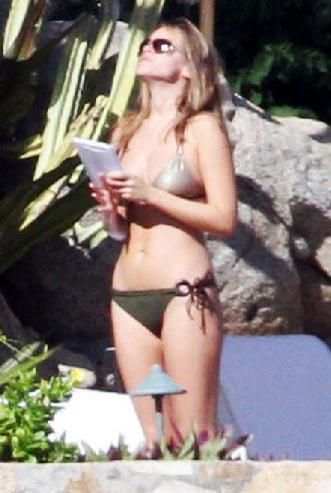 Колин Фаррелл бросил новорожденного сына