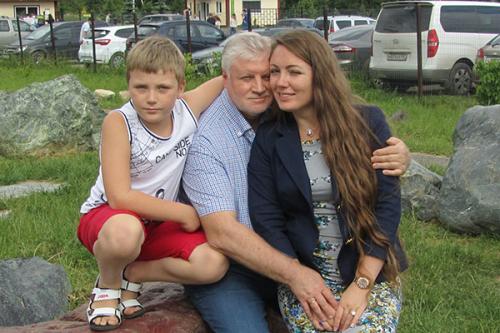 Звездные пары с большой разницей в возрасте