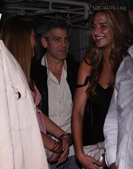 Джордж Клуни допился до блондинок
