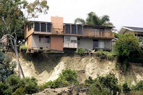 Последствия землятресения на Гавайях- оползни…