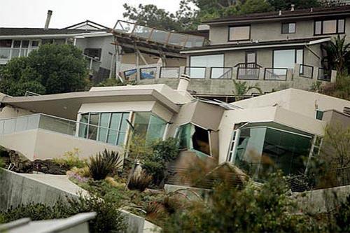 Последствия землятресения на Гавайях- оползни…