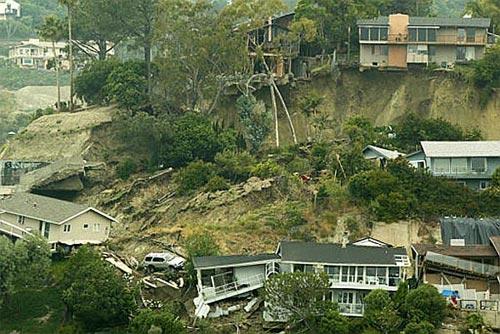 Последствия землятресения на Гавайях- оползни…