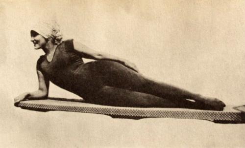 Как изменились женские купальники за 100 лет