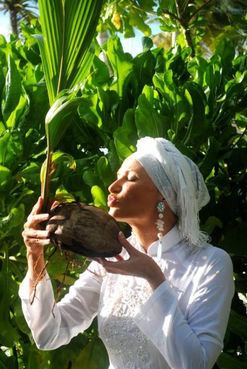 Эвелина Бледанс выложила фотоотчет отдыха на Мальдивах