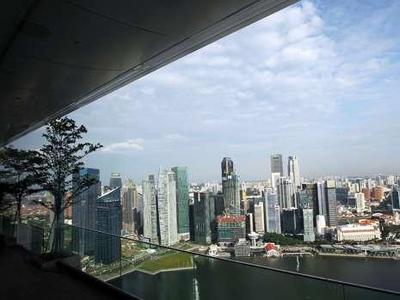 Бассейн на высоте 200 метров