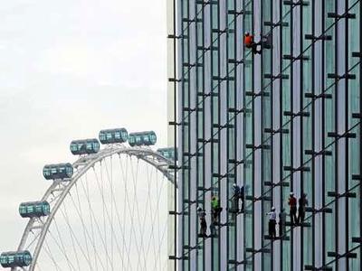 Бассейн на высоте 200 метров