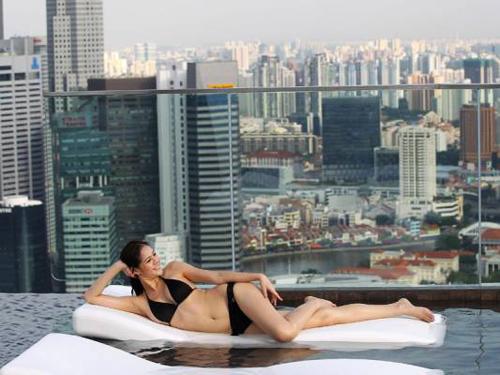 Бассейн на высоте 200 метров