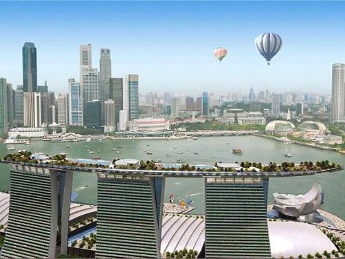 Бассейн на высоте 200 метров