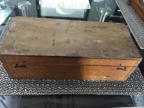 В старом ящике с барахолки мужчина нашел 100-летние негативы, которые удалось восстановить