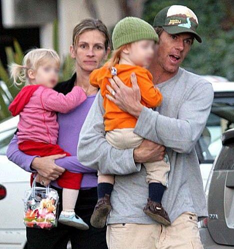 15 мужчин, прославившихся за счет своих жен