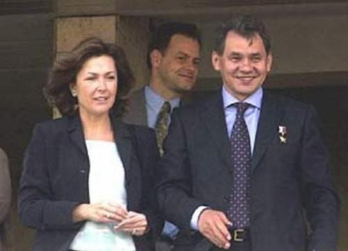 15 мужчин, прославившихся за счет своих жен