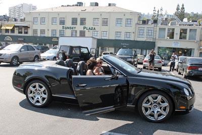 Актриса Шэрон Стоун купила себе черный Bentley.