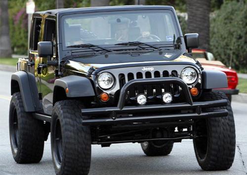 На каких машинах ездят звезды Голливуда