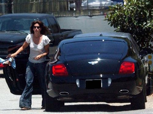 На каких машинах ездят звезды Голливуда